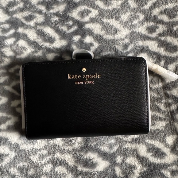 Kate Spade Madison wallet - Picture 4 of 10